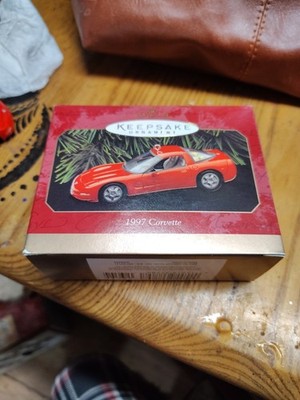 Hallmark Collector's Series Ornament 1997 Chevrolet C5 Corvette #6455 1:43 (bin4