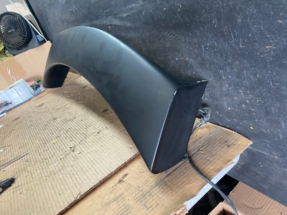 1997 to 1999 Mitsubishi 3000GT Rear Upper Spoiler 3rd Third Brake Light S5583 DG - Image 2 of 4