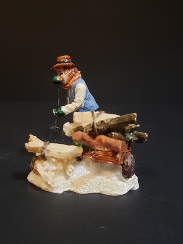 Holiday Time Santas Workbench Christmas Village Man Loading Firewood Wheelbarrow - Picture 4 of 7