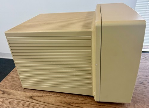 Apple Macintosh M0400 Vintage 11" inch Display - Made in Japan 1987 - Powers Up - Picture 3 of 8