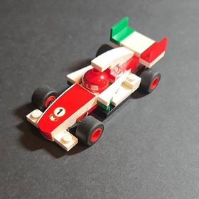 LEGO Cars 2 World Grand Prix Racing Rivalry 8423 136 pcs Lightning McQueen