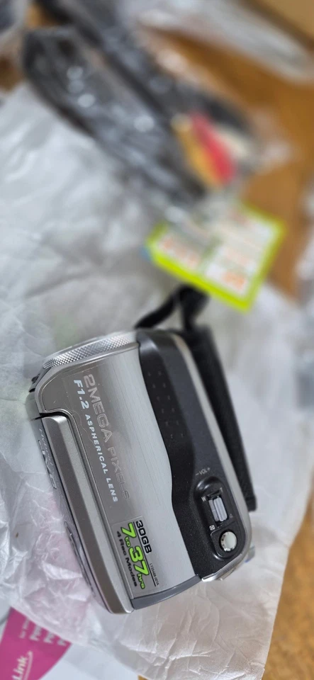 JVC Everio GZ-MG255 Camcorder w/ original accessories - Image 4 of 4