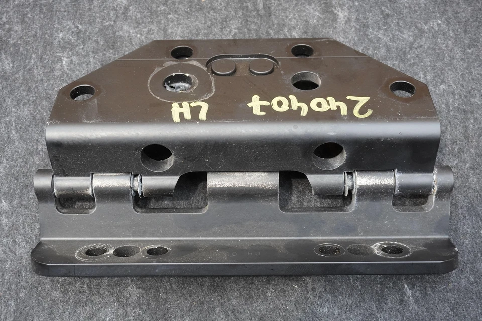 Bisagra de puerta delantera izquierda o derecha OEM 4865462AC Dodge Viper Srt Gen 3 4 5 2003-2017 Foto 2 de 4