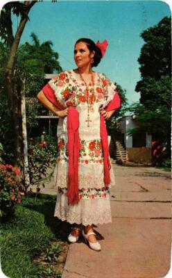 CPM Mestiza Yucateca luciendo el traje regional MEXIKO (640685)