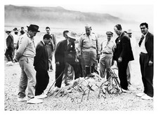 J. ROBERT OPPENHEIMER & GENERAL GROVES AT GROUND ZERO 5X7 PHOTO REPRINT