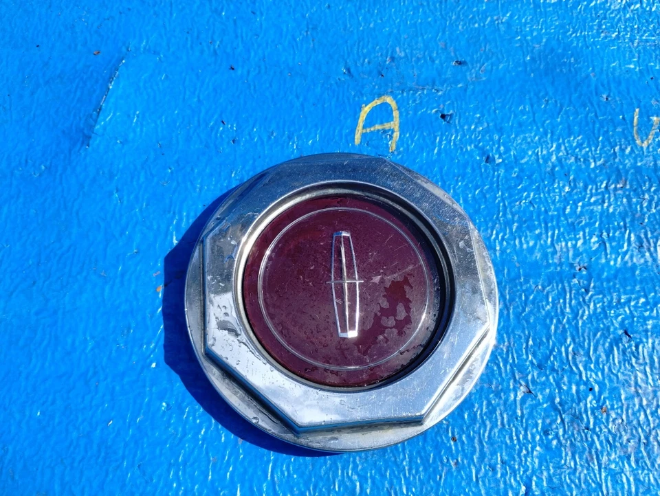 1982-1992 Lincoln Continental / Lincoln Mark VII #1295 tampa central de roda de arame #a - Imagem 2 de 4