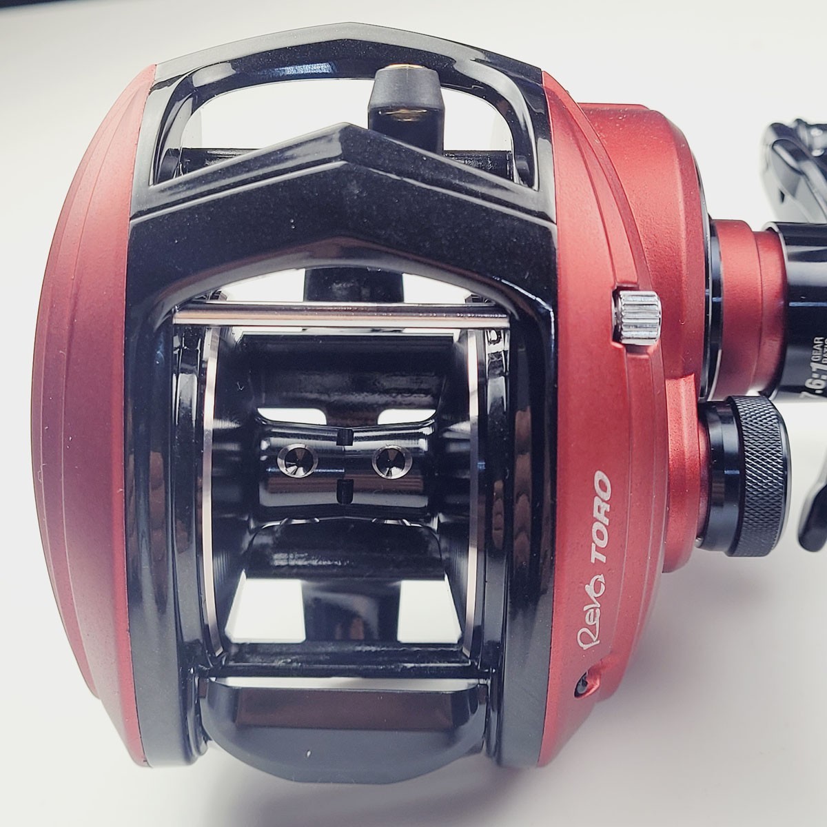 Abu Garcia Revo Toro Rocket 60 Baitcasting Reel Red New in Open