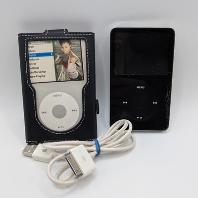 iPod Classic 5.5 Generation 30gb + Case + Original Cable Bundle | Needs battery