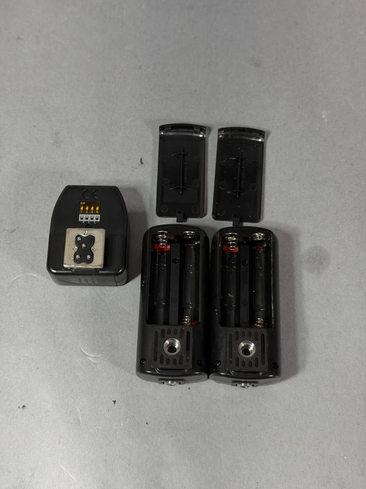 Juego de disparador de flash inalámbrico Yongnuo RF-602 - Transmisor RF-600TX + 2 RF-602RX Foto 4 de 4