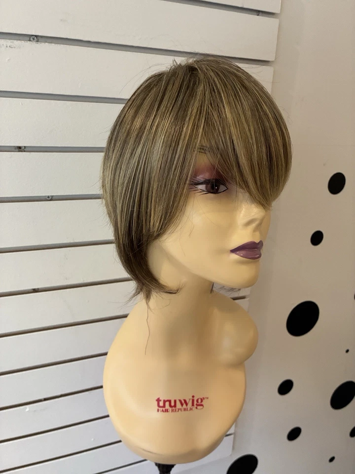 Peluca Raquel Welch de alta gama Foto 3 de 4