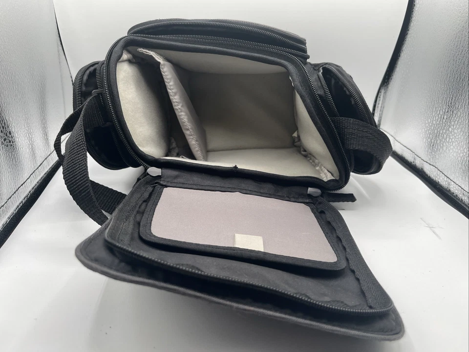 Sony Original LCS-U20 Camera Bag 8.75 x 6 x 5.62 In - Image 2 of 4