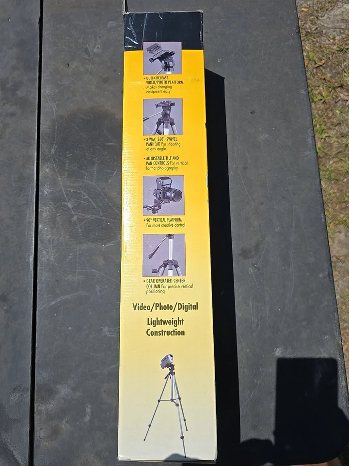 NOS - KODAK Gear lightweight aluminum 54" photo/video Tripod. OPEN BOX - Image 4 of 4