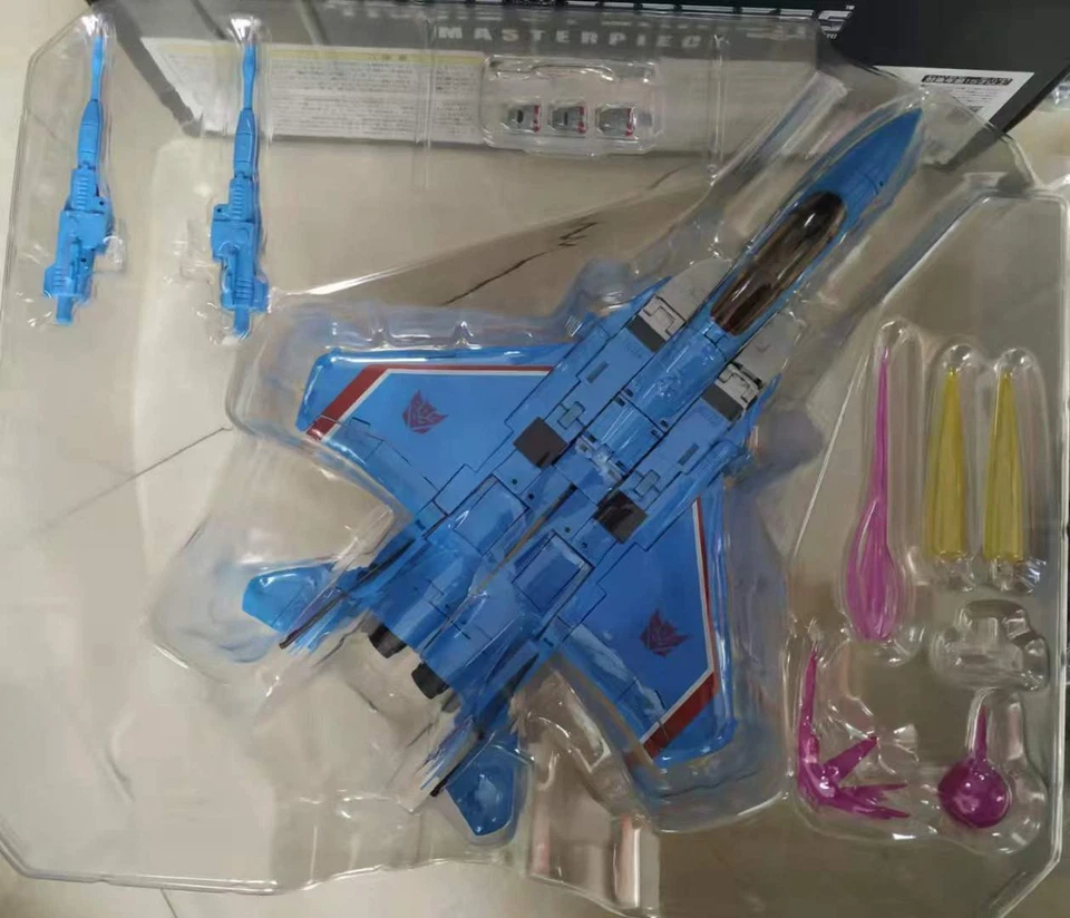 En mano 4th Party Transforms MP-52+ Thundercracker versión 2.0 obra maestra Foto 3 de 4