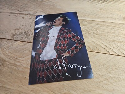 HARRY STYLES Repro-Autogramm - ca. 10x16 - (725)
