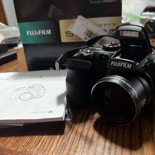 Fuji Finepix S1000 FD 10MP Digital Camera