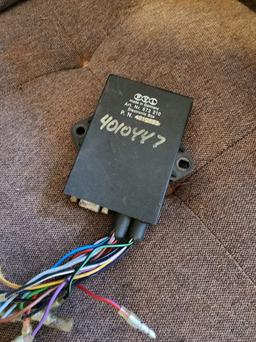Polaris Updated OEM CDI 900 1050 PN # 4010447 1996-1998 SL Polaris Updated OEM CDI 900 1050 PN # 4010447 1996-1998 SL