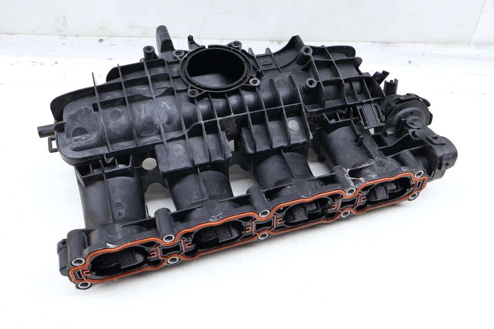 AUDI Q5 80A 2018-2023 - Colector de admisión 06L133201FR Foto 3 de 4