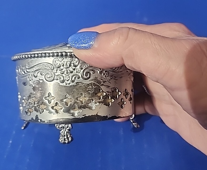 Vintage Victor Silver Co Quadruple Plate, Collectible JEWELRY 
