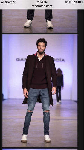 Designer NWTGARCON GARCÍA Mens Wool Coat BURGUNDY MADE IN ARGENTINA FROM FRANCE - product listing photo