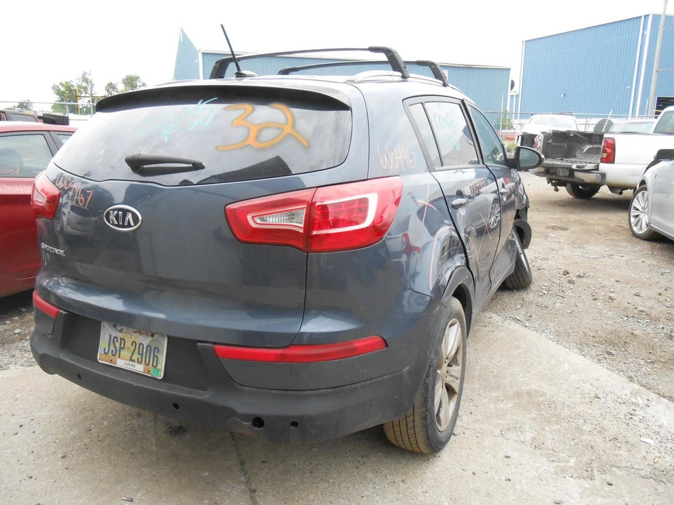 Conjunto de filtro de aire usado se adapta a: Kia Sportage 2011 2,0 L California emisiones SULE Foto 4 de 4