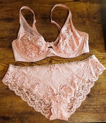 BRAND NEW Victoria's Secret Sexy Coral Peach Lace Bra Size 34D