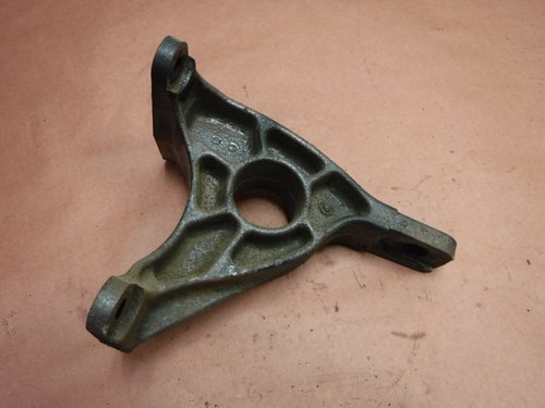 Jeep Liberty 05-06 2.8 CRD Diesel Passenger Side  Motor  Mount Insulator 