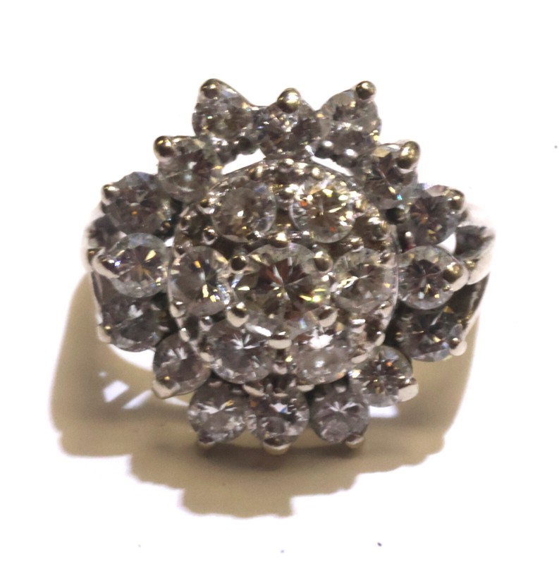 14K white gold 2.74ct Diamond round cluster ring 8.3g cocktail estate 8.75