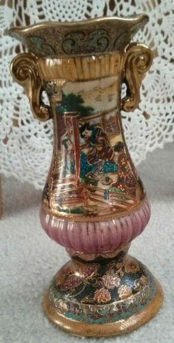 Vase vintage Satsuma Moriage avec deux poignées dorées, fabriqué en Chine, 8" de haut - Photo 1 sur 12