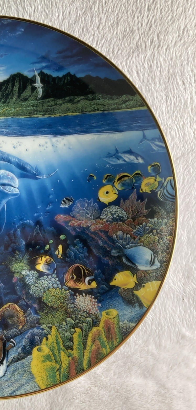 A DISCOVERY OFF ANAHOLA Plate Underwater Paradise Robert Lyn Nelson Danbury Mint
