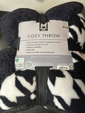 Member  s Mark Cozy Throw Blanket 60x72 Reversible Super Soft Black  White NEW