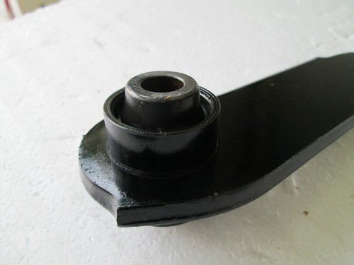 02 03 04 05 06 Mitsubishi Lancer Rear Control Arm OEM (NON EVO) - Picture 2 of 2