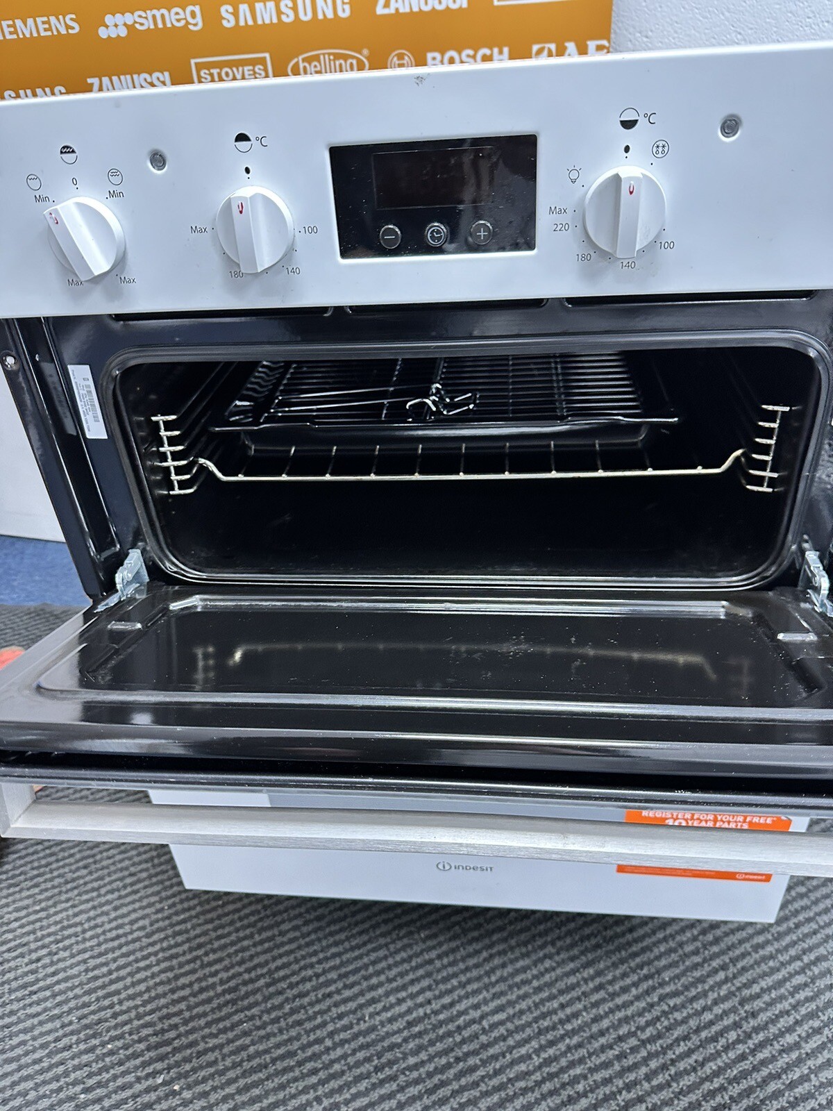 Indesit IDU 6340 WH BuiltUnder Electric Double Oven White REFURBISHED