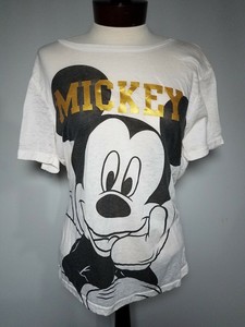 camiseta blanca mickey mouse