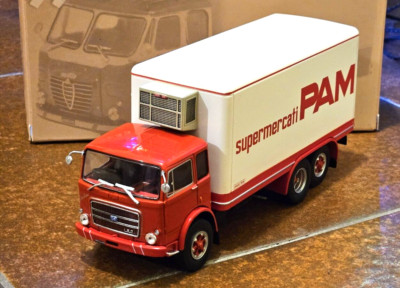 # 1/43 OM 150 3 ASSI PERLINI PAM (1967) 3-ACHS-LKW - Ixo/Deagostini #