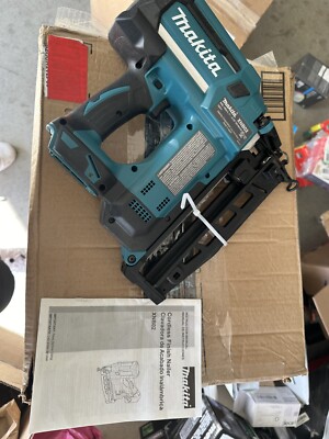 Makita XNB02Z 18V LXT Straight Finish Nailer, 16 Gauge, 2-1