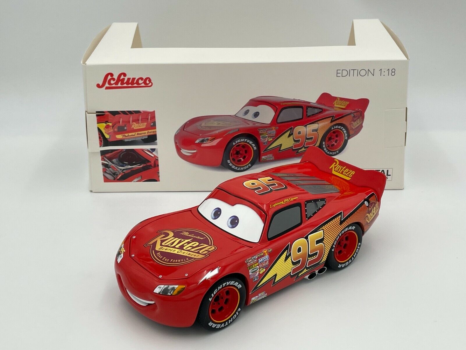 1/18 : Flash McQueen, de Cars, reproduite par Schuco - PDLV