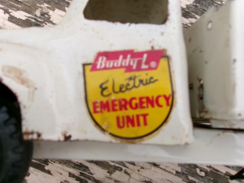 VINTAGE BUDDY L ELECTRIC EMERGENCY UNIT PRRESSED STEEL TOW TRUCK - Picture 6 of 9