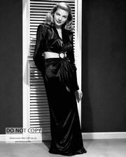 LAUREN BACALL LEGENDARY ACTRESS - 8X10 PUBLICITY PHOTO (WW-291)