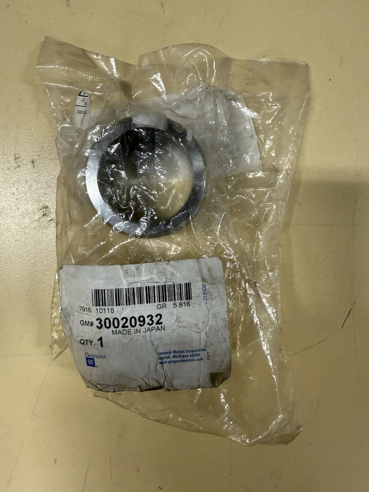 NEW OEM GM 30020932 Bearing Asm,Rear Axle Shaft 99-04 Chevrolet Tracker - Image 2 of 2