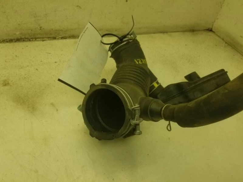 2013 LEXUS ES300H 2.5L 4CYL AIR CLEANER TUBE/RESONATOR  - Image 4 of 4