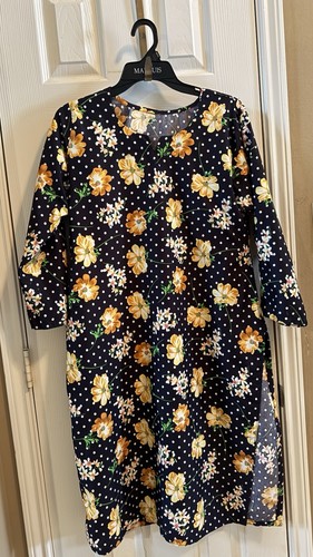 Pakistani Women Printed Lawn Suits .