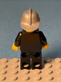 LEGO City Minifig cty0004 - Male Fire Officer - Light Scratches/No Cracks