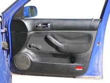 1x Golf 4 Bora Türverkleidung Verkleidung Tür vorne rechts 4/5-Türer schwarz