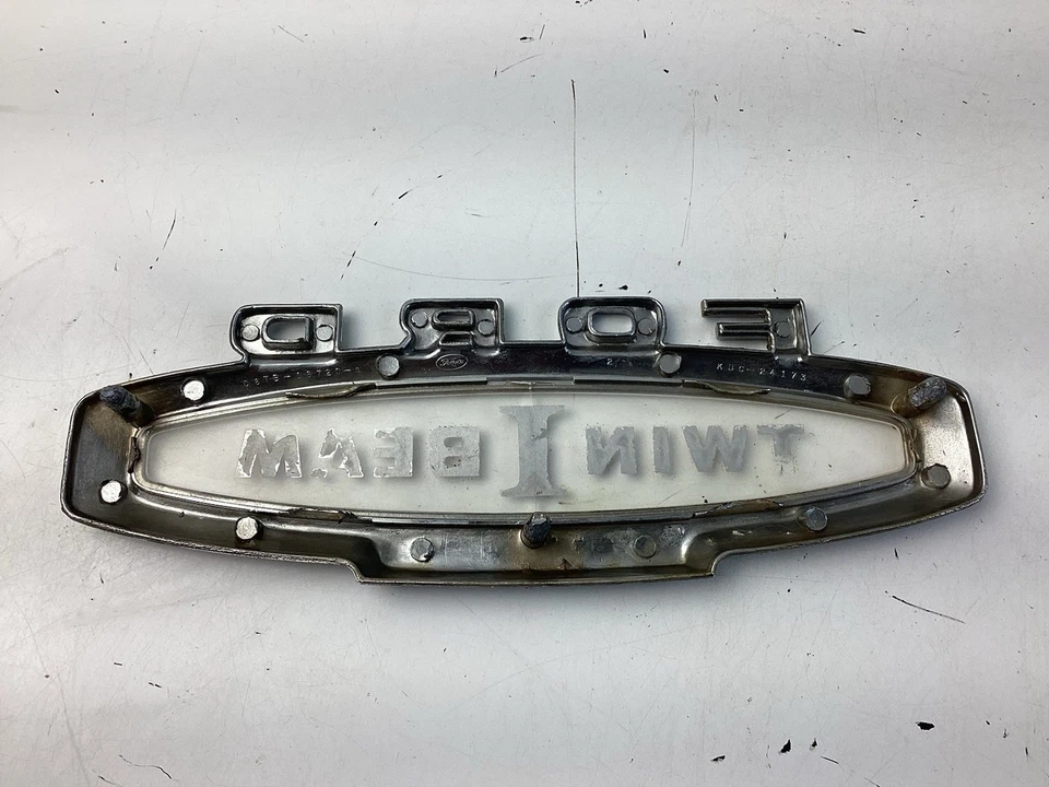 Ford Truck F100 1965 1966 doble haz emblema guardabarros Foto 2 de 4