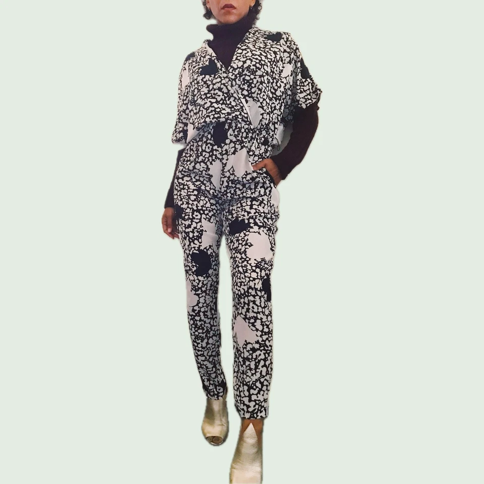 Mono de Gasa Vintage Años 80 Negro Blanco Estampado Abstracto Cuello en V Manga Ala de Murciélago Foto 2 de 4