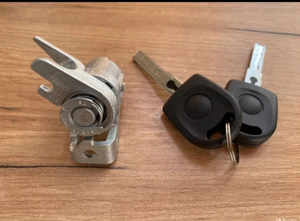 Gusano maletero VW amarok 2H5827297 Foto 3 de 4