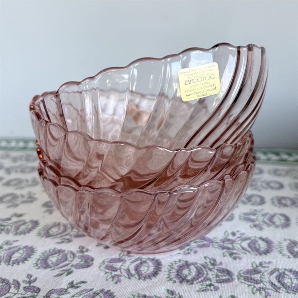 Arcoroc Pink Swirl Pressed Glass Bowls Set of 4 France Glossy Round