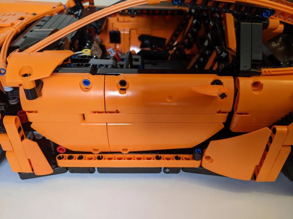 LEGO TECHNIC: Porsche 911 GT3 RS (42056) usado con manual Foto 2 de 4