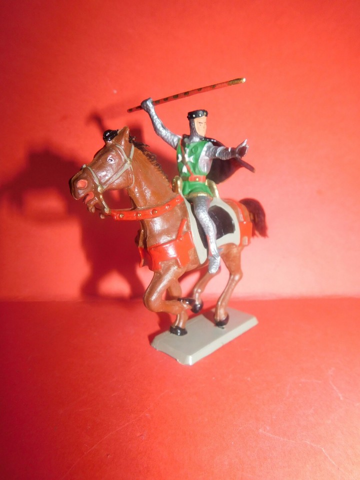 STARLUX MOYENAGE :TRES BEAU CHEVALIER 6204 (visage orange ) SUR CHEVAL A ROBE.. - Jeux & Jouets