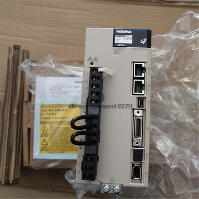 1piece NEW YASKAWA Servo Drive SGD7S-5R5A30B202